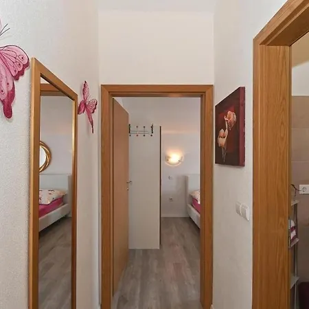 Apartment With Parking Space Mavarstica, Ciovo - 20073 Trogir